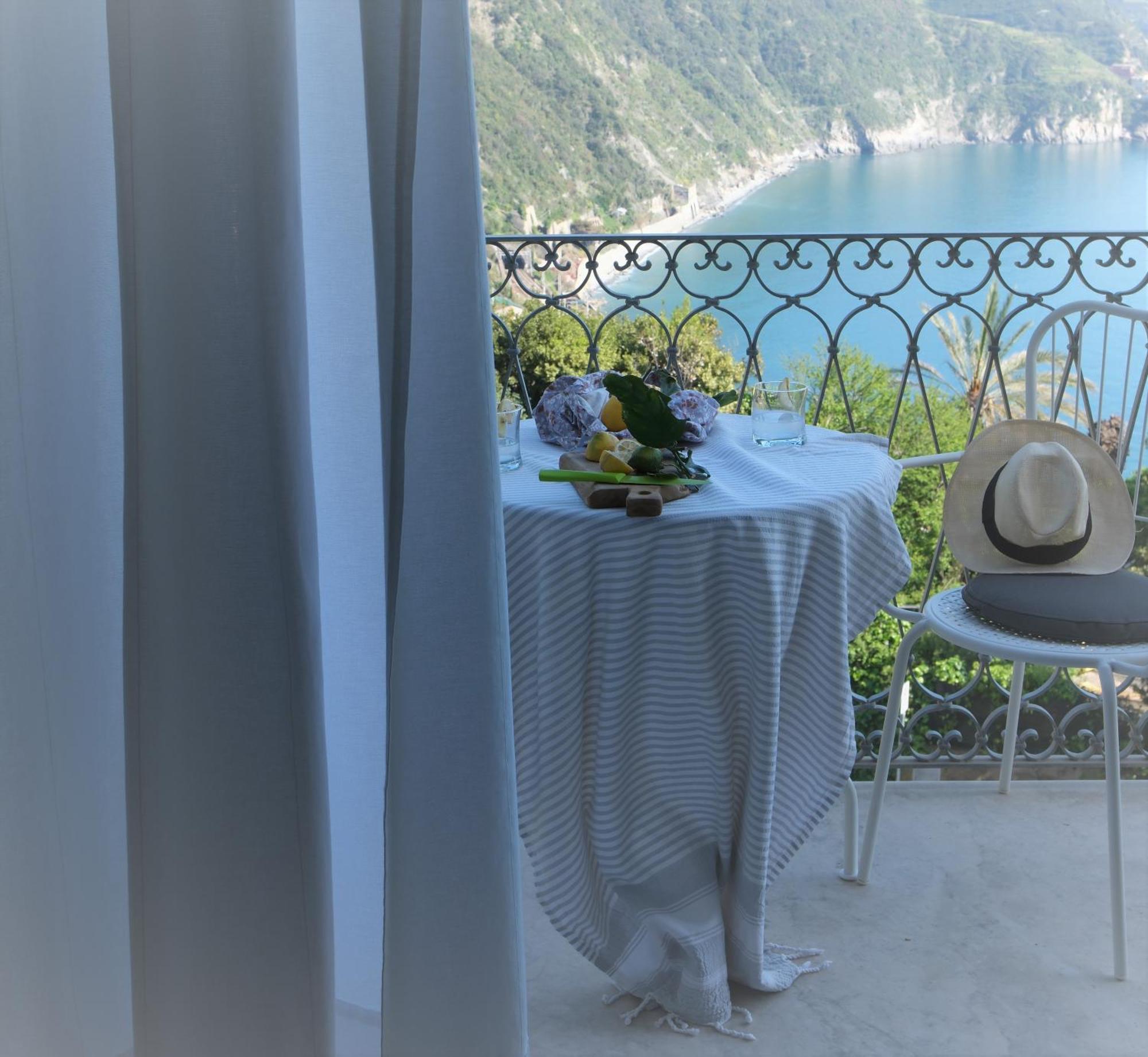 My Place Your Place Corniglia Esterno foto